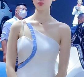 伊犁大学女生模特特殊兼职(大学生兼职模特怎么联络)