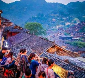 伊犁旅行景点(日本旅行景点)