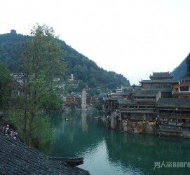 伊犁去哪里旅游好(去哪里旅游好玩)