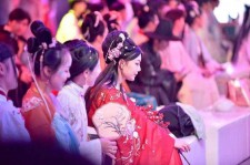 伊犁汉服模特兼职(想做汉服模特去哪里找)