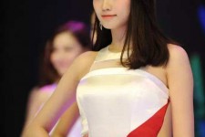 伊犁成都特大模特兼职**(成都服拆模特兼职是实的吗)