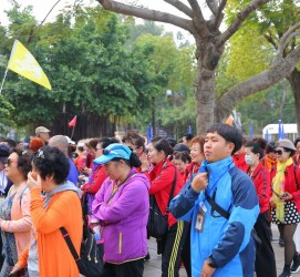 伊犁私人伴游是什么 杭州一女大学生出租自己做陪游 每天收费千元