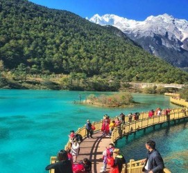 伊犁云南旅游攻略(云南旅游攻略必去景点顺序)