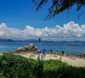 伊犁自由行(自由行和跟团游哪个好)
