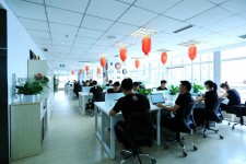 伊犁成都雇用伴游司机(雇用成都客运班车旅游司机)