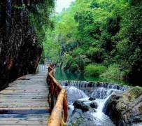 伊犁周边旅游(周边旅游景区哪里好玩)