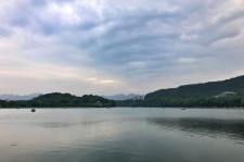 伊犁杭州自助游(杭州自助游旅游攻略)