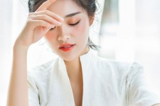 伊犁伴游兼职护士(泓华护士谁兼职过)