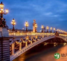 伊犁旅游景点排行(旅游景点排行北京)
