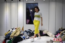 伊犁兼职模特试衣服(兼职做试衣模特好吗)