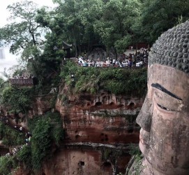 伊犁乐山旅游攻略(乐山旅游攻略1日游)