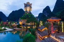 伊犁旅游攻略网(旅游攻略网站推荐知乎)