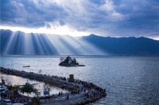 伊犁洱海旅游攻略(成都到洱海旅游攻略)
