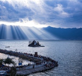 伊犁洱海旅游攻略(成都到洱海旅游攻略)