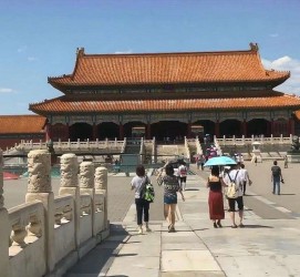 伊犁旅行攻略(北京旅行攻略英语)