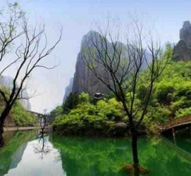 伊犁周边旅游攻略(三星堆周边旅游攻略)