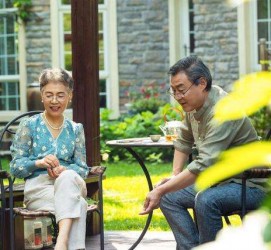 伊犁坦言带老伴游遍中国(我和老伴去旅游)