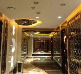 伊犁中国夜场伴游招聘骗局(夜场招聘是什么套路)