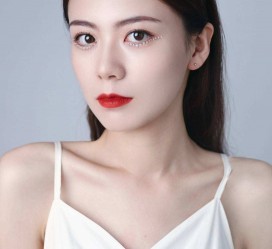 伊犁兼职模特要打点模卡吗(兼职做模特要交钱拍模卡)
