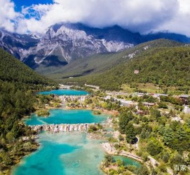 伊犁旅游推荐(旅游推介词)