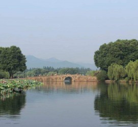 伊犁杭州游玩攻略(无锡到杭州游玩攻略)