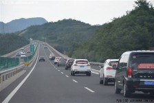 伊犁自驾游(北京自驾游到西藏需要多少钱)