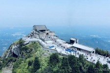 伊犁湖南旅游攻略(武汉到湖南旅游攻略)
