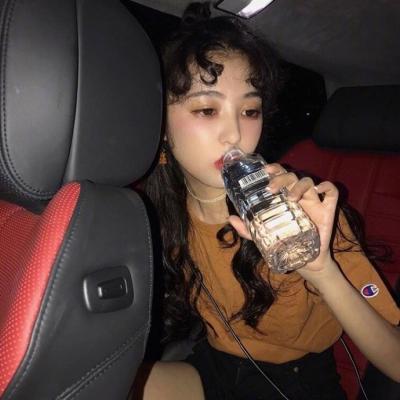 伊犁伴游玩耍享受异国风情的美妙光阴