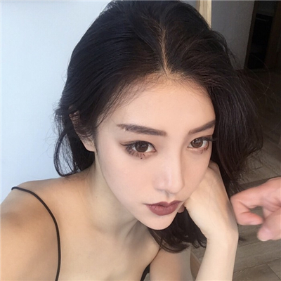 伊犁伴游女生寒莱的资料