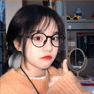 伊犁伴游女生荣晴的资料