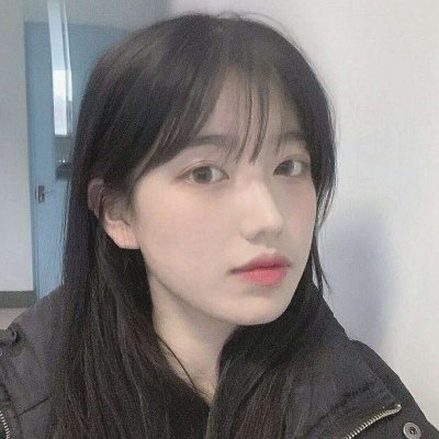 伊犁伴游女生张萱的资料