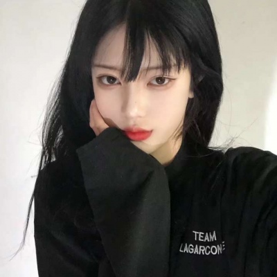 伊犁伴游女生张黎嗳的资料
