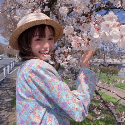 伊犁伴游女生扶婷的资料
