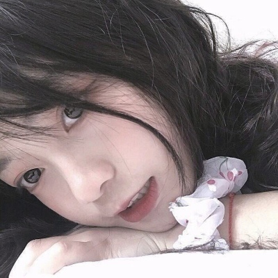 伊犁伴游女生柳依依的资料