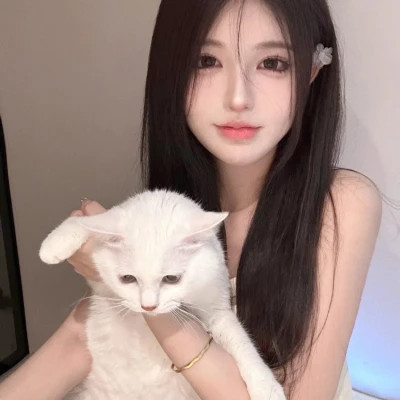 伊犁伴游女生陈露晞的资料