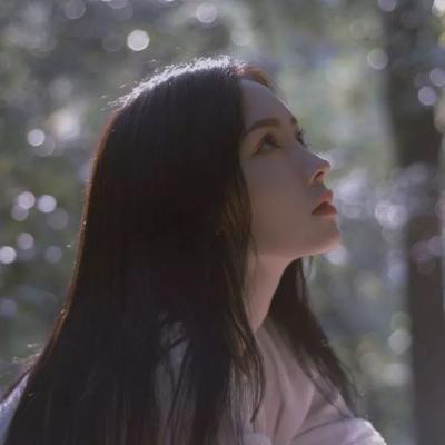 伊犁伴游女生秦鹿鸣的资料