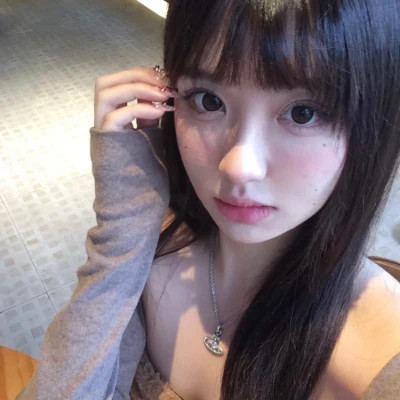 伊犁伴游女生车简丽的资料