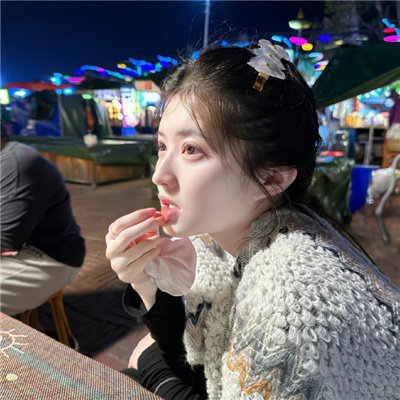 伊犁伴游女生从芳黎的资料