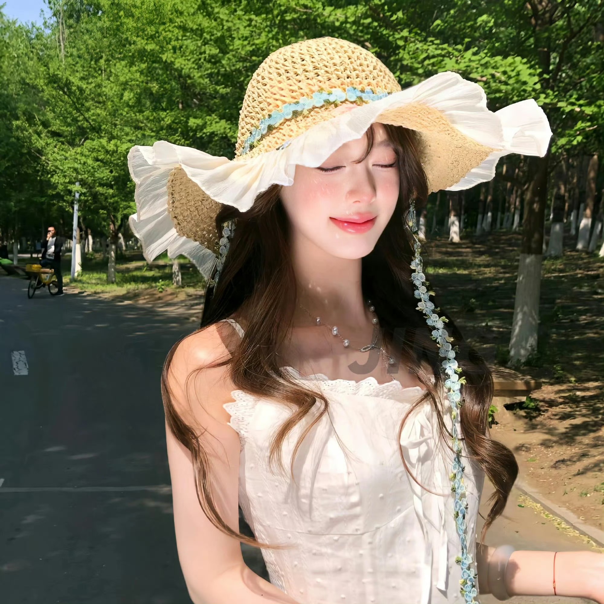 伊犁伴游女生许曼姿的资料