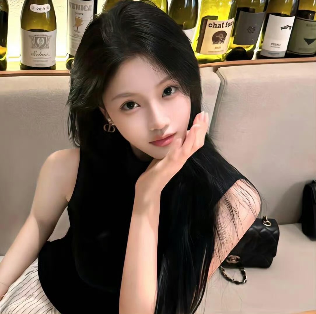 伊犁伴游女生阚梦蕊的资料