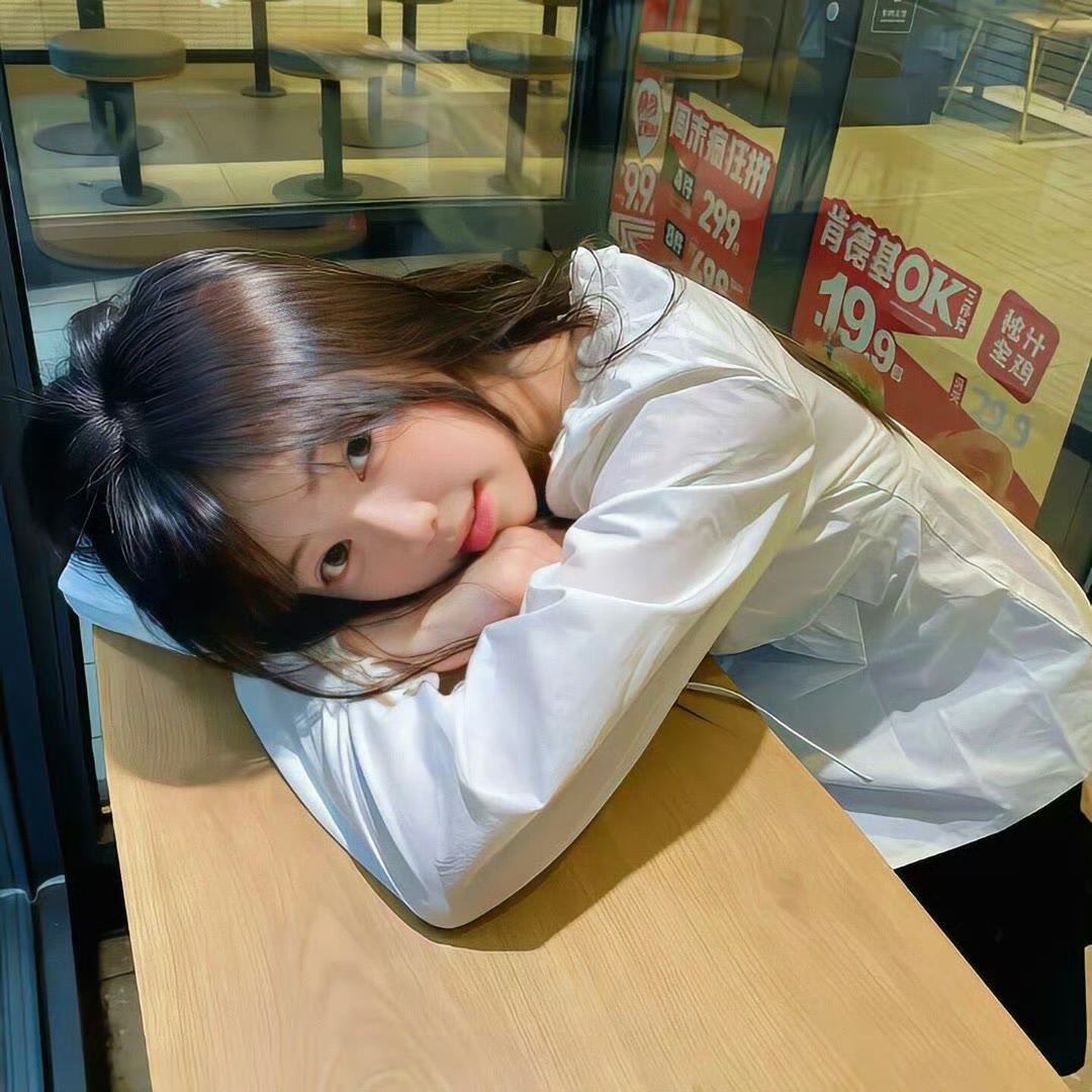 伊犁伴游女生沈雨晴的资料