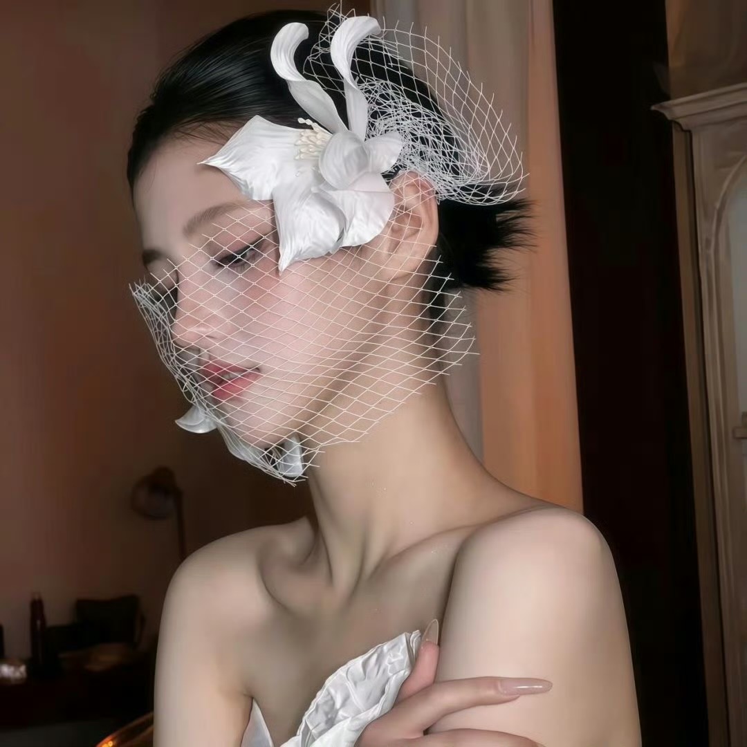 伊犁伴游女生唐雅柔的资料
