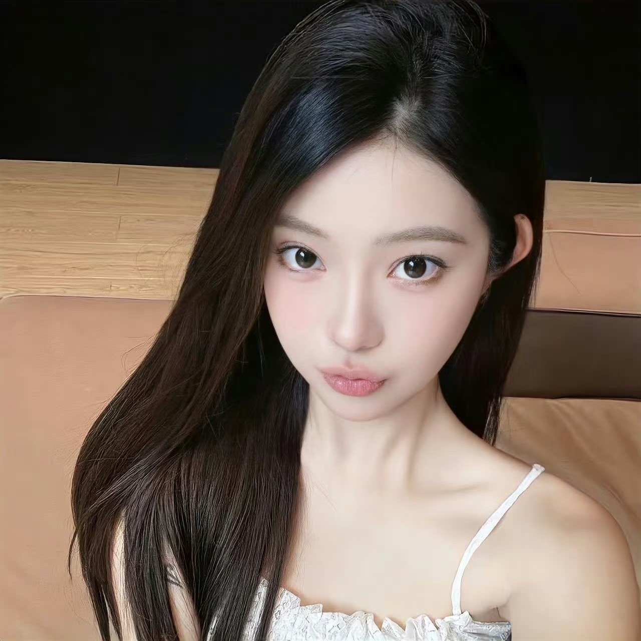 伊犁伴游女生Olivia Wang的资料