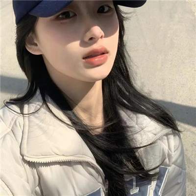 伊犁伴游女生徐游的资料