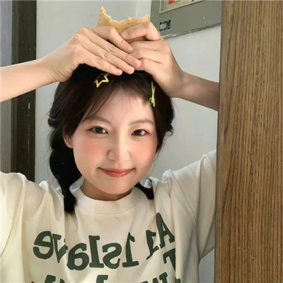 伊犁伴游女生蒯慧雅
