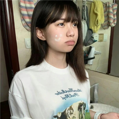 伊犁伴游女生邝易云