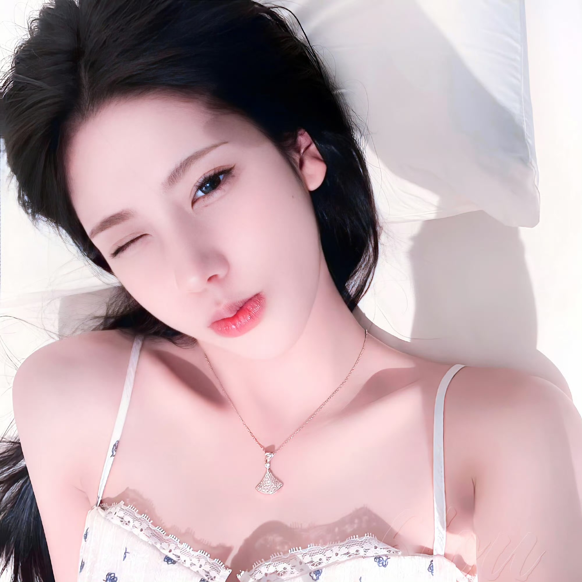 伊犁伴游女生 | 林小渔的资料