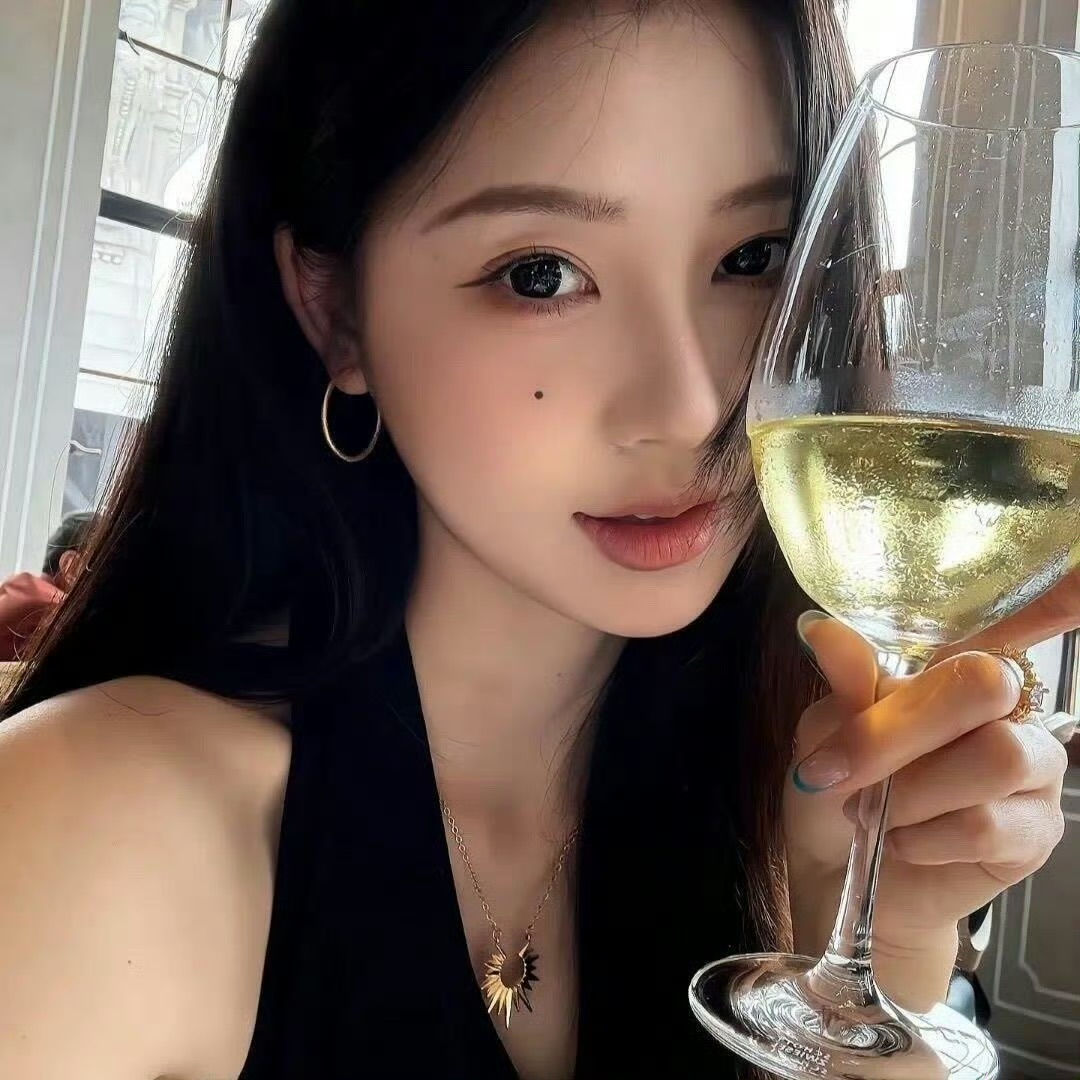 伊犁伴游女生 | 张诗涵的资料