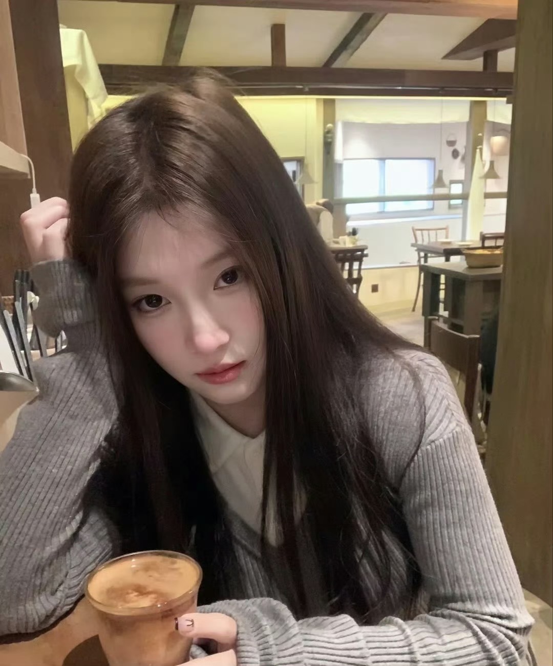 伊犁伴游女生 | 柚子🍐的资料
