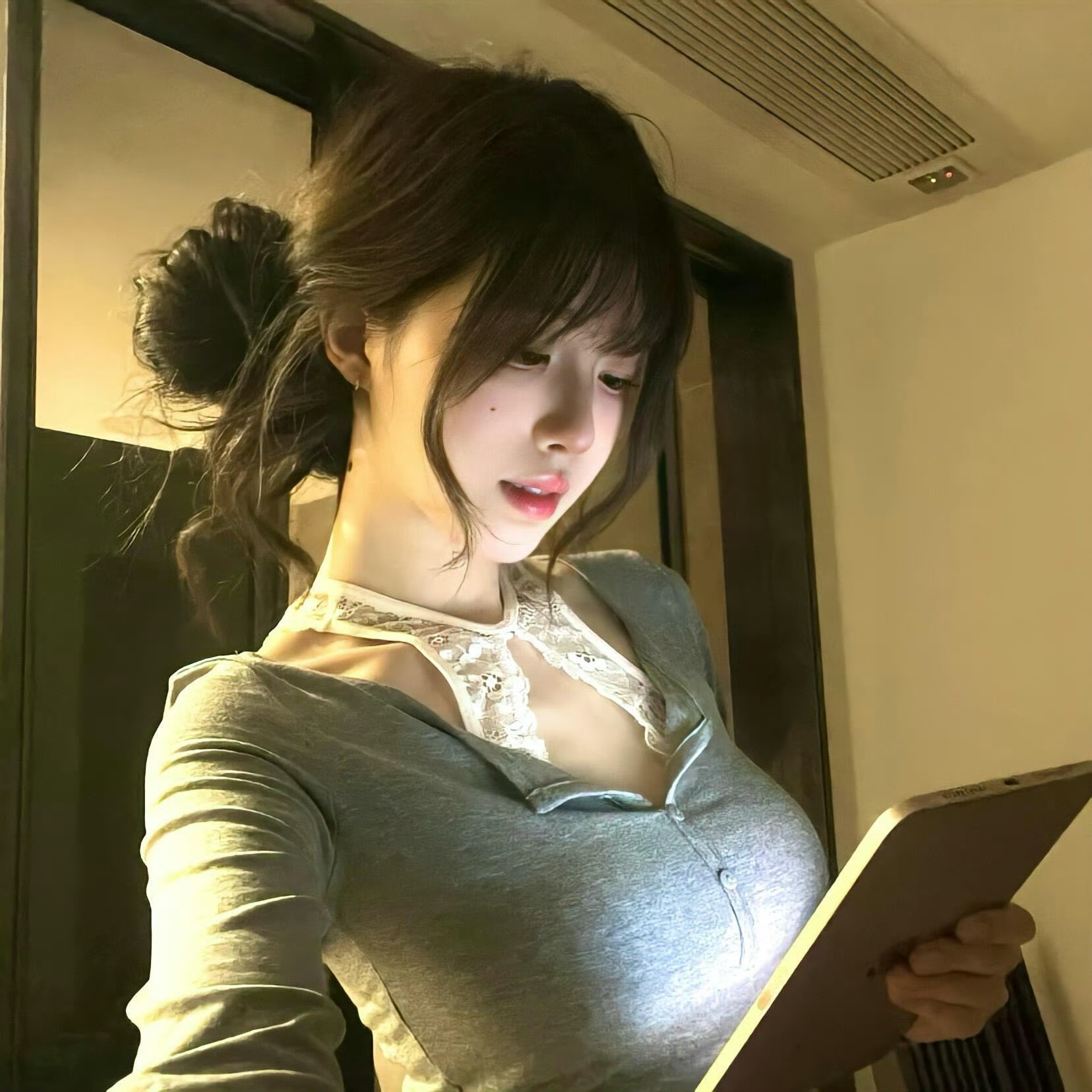 伊犁伴游女生 | 索菲亚·王 (Sophia Wang)的资料